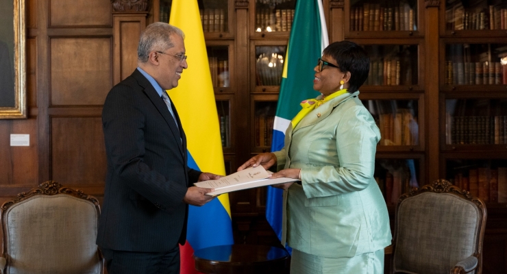 Viceministro de Relaciones Exteriores recibió las copias de estilo de la Embajadora Extraordinaria y Plenipotenciaria de Sudáfrica en Venezuela, concurrente para Colombia