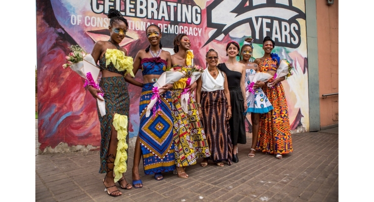 Sustentabilidad, reparación e inclusión: diseñadora colombiana Laura Laurens lideró proyecto de moda como tejido social en la localidad de Sharpeville, Sudáfrica