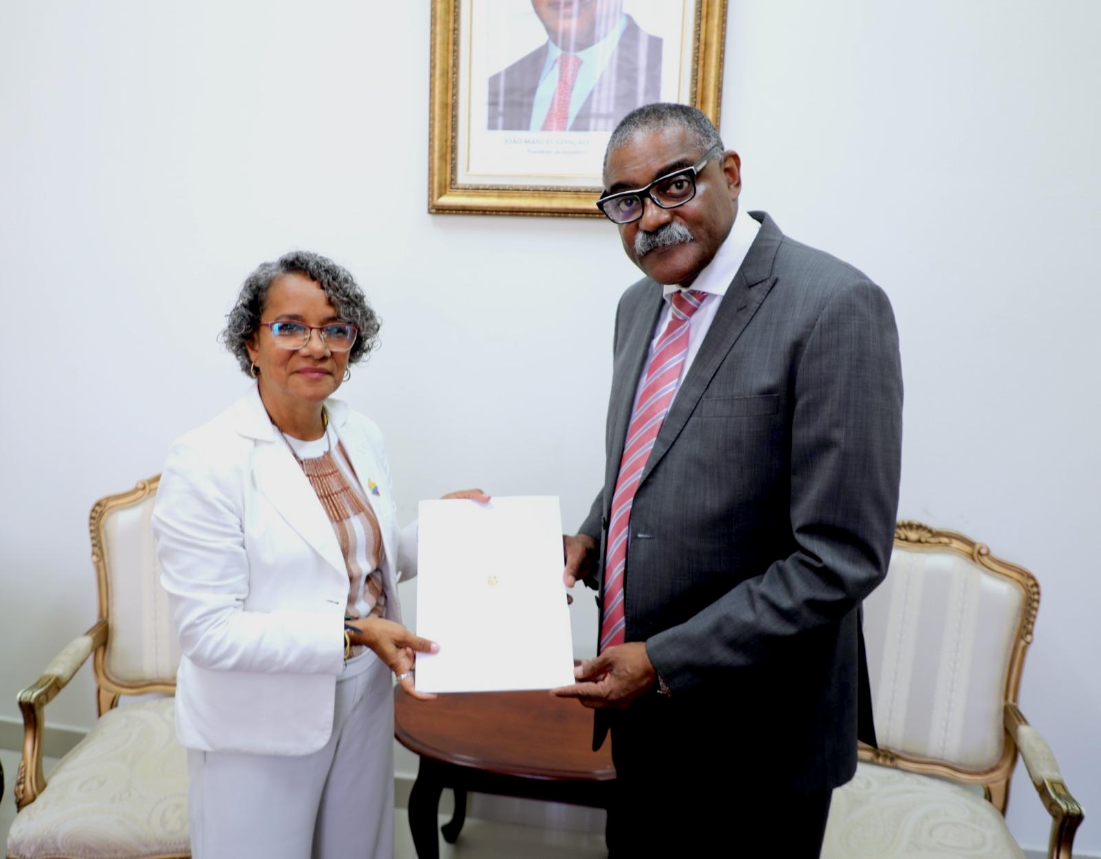 Acreditación embajadora María del Rosario Mina Rojas - República de Angola