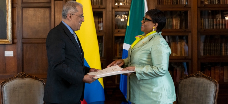 Viceministro de Relaciones Exteriores recibió las copias de estilo de la Embajadora Extraordinaria y Plenipotenciaria de Sudáfrica en Venezuela, concurrente para Colombia